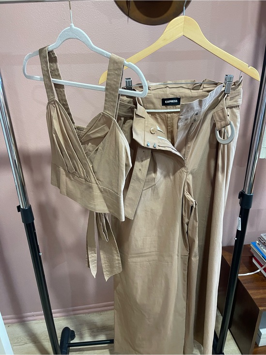 Express Pants - Express Women's Tan Wide-Leg High-Waist Pants with Matching Crop Top